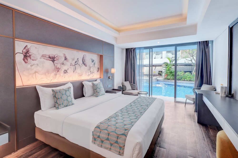 Standard Suite, 2 Twin Beds, Pool Access