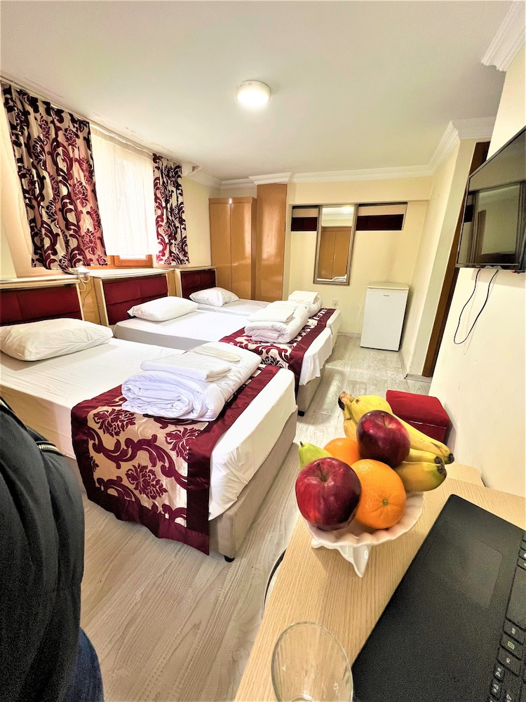 Standard Triple Room photo 2