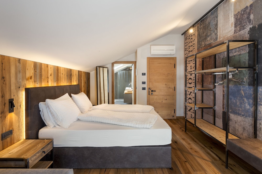 Superior Quadruple Room photo 3