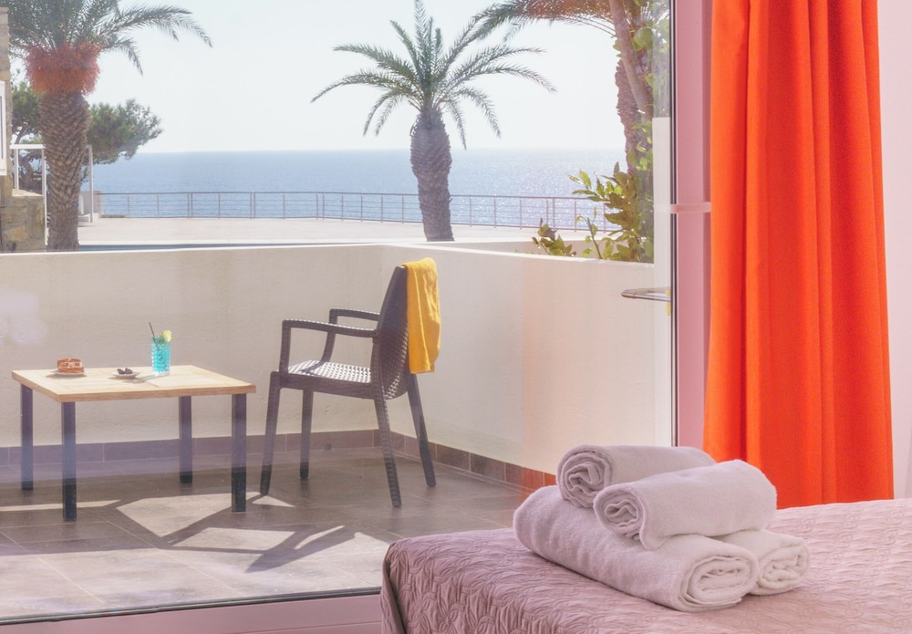 Superior Room, Sea View - Photo 7