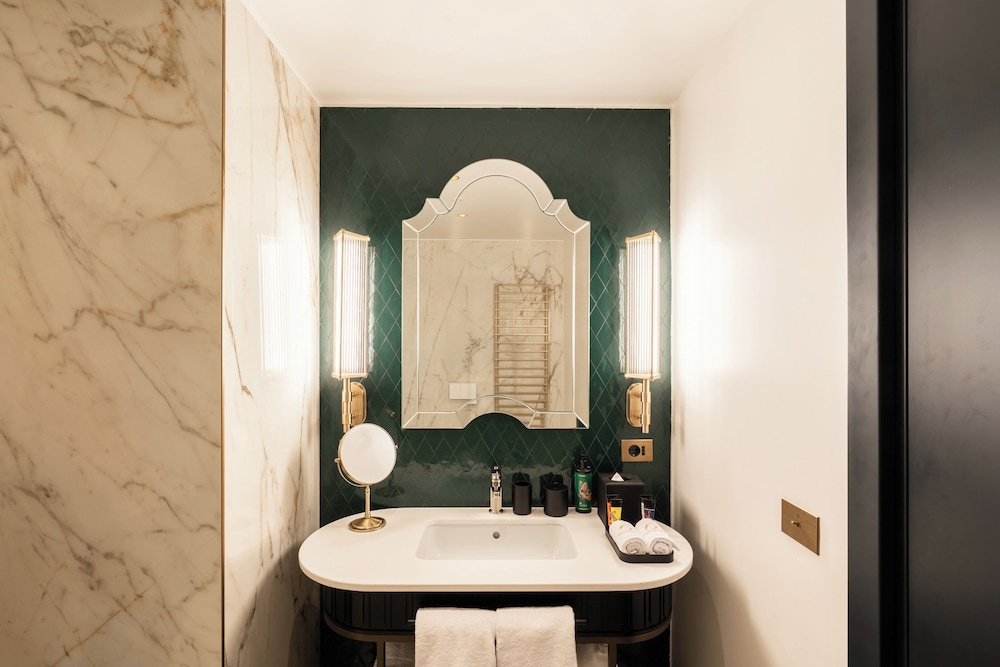 Signature Suite