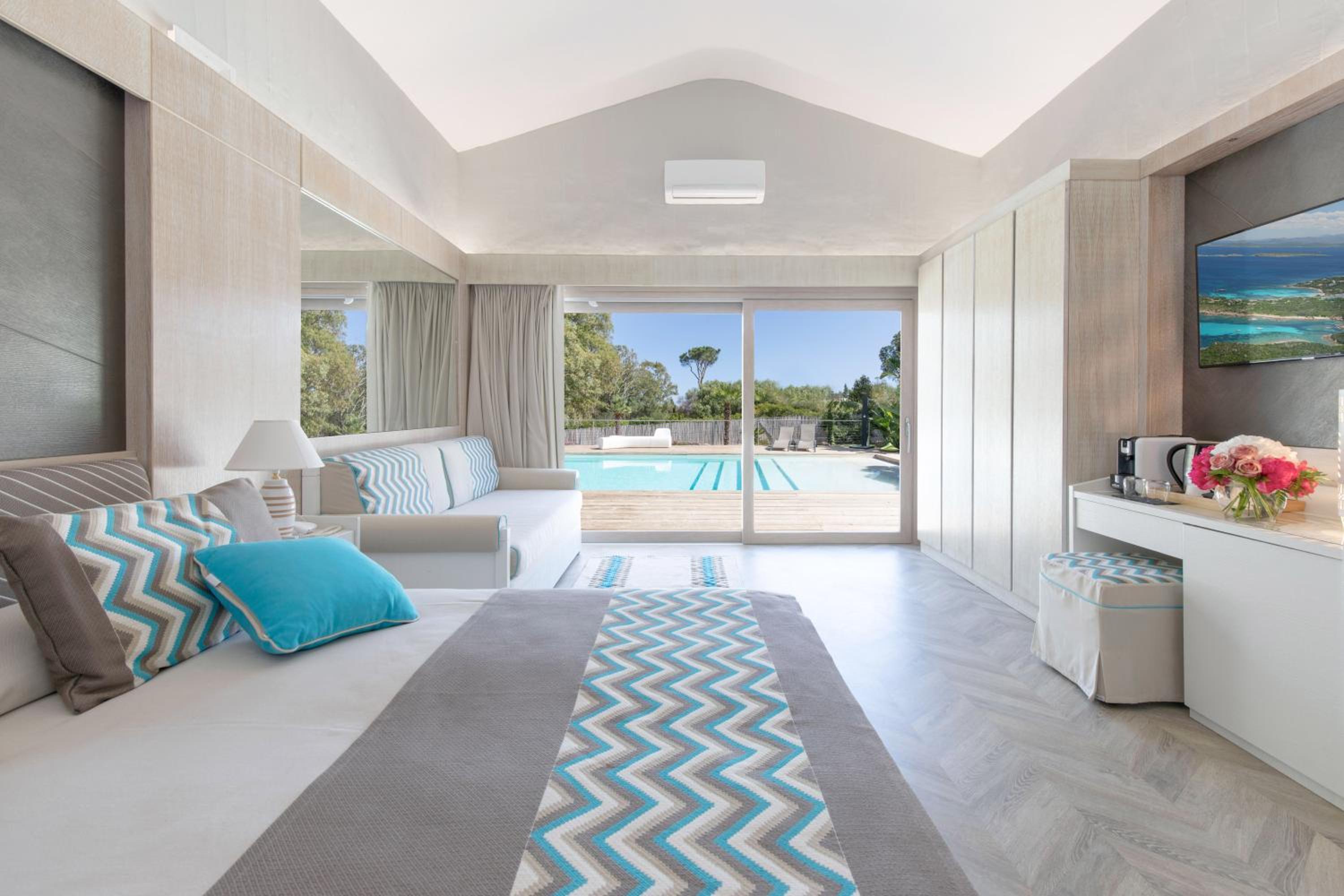 King Room with Pool View photo 1