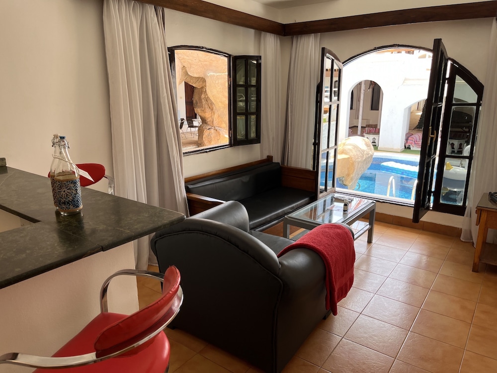 Club Studio, 1 Bedroom, Poolside