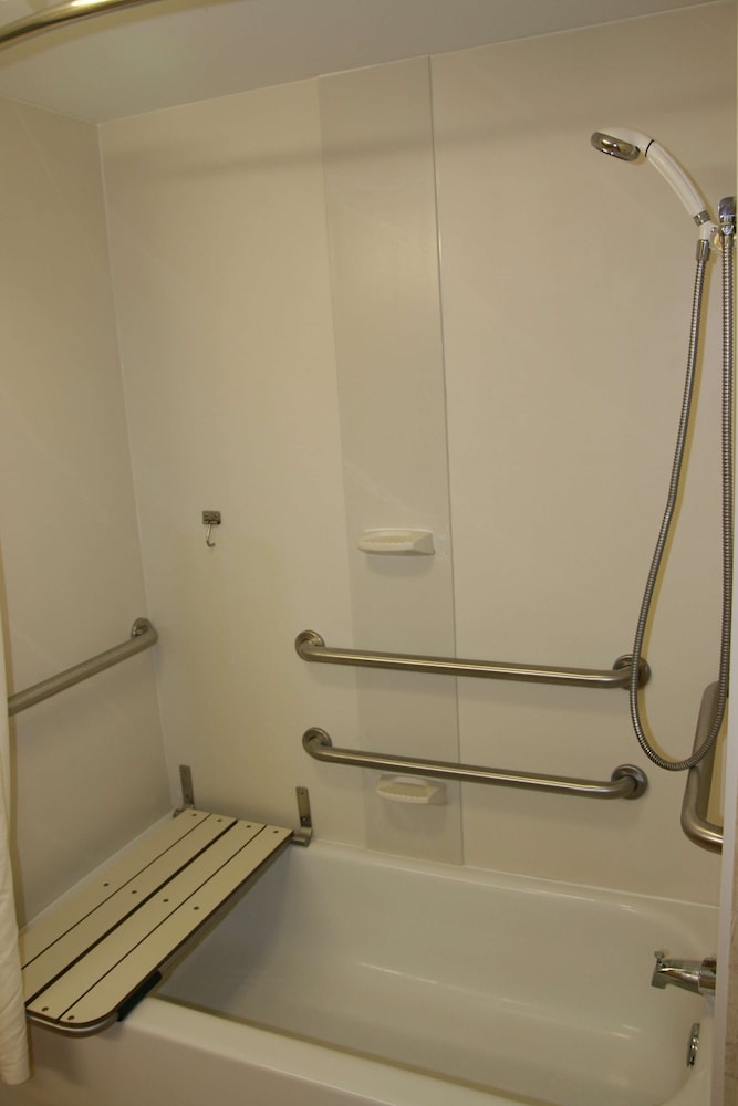 Room, 1 King Bed, Accessible, Non Smoking - Photo 4