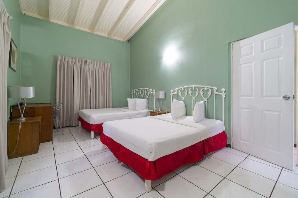 Family Triple Room, 2 Bedrooms photo 2
