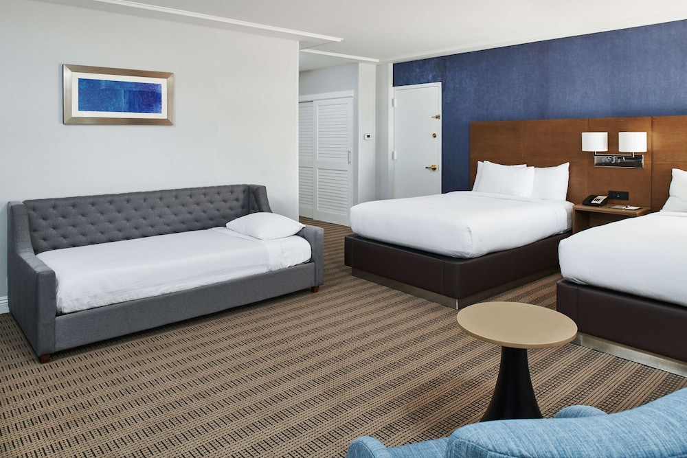 Room, Multiple Beds, Non Smoking - Photo 2