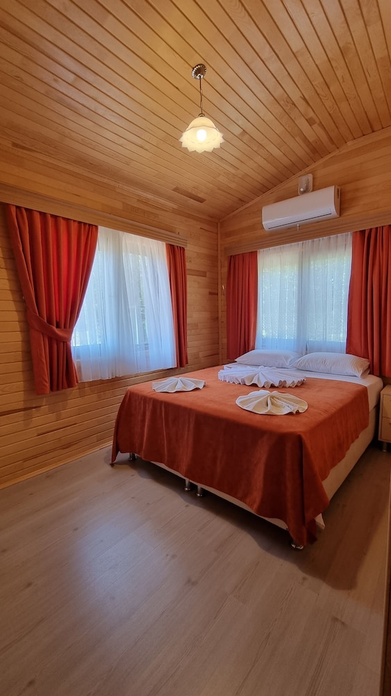 Premium Bungalow, 1 Bedroom, Kitchenette, Garden Area photo 2
