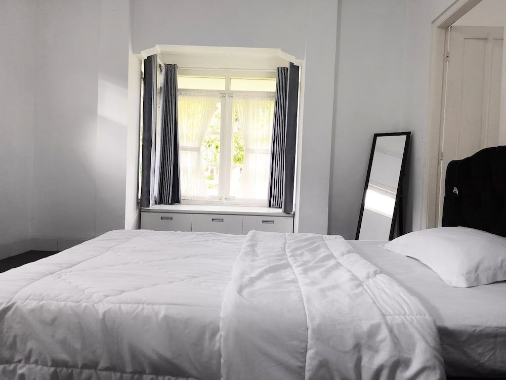 Basic Villa photo 3