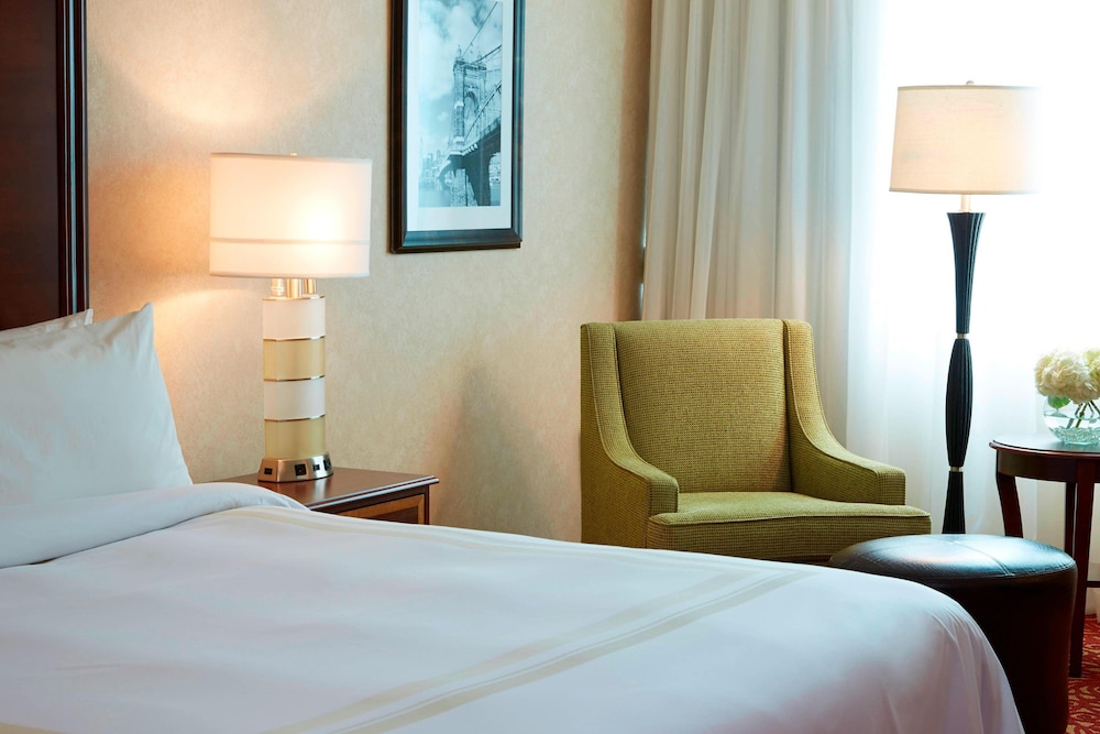 Club Room, 1 King Bed (Hearing Accessible) - Photo 3