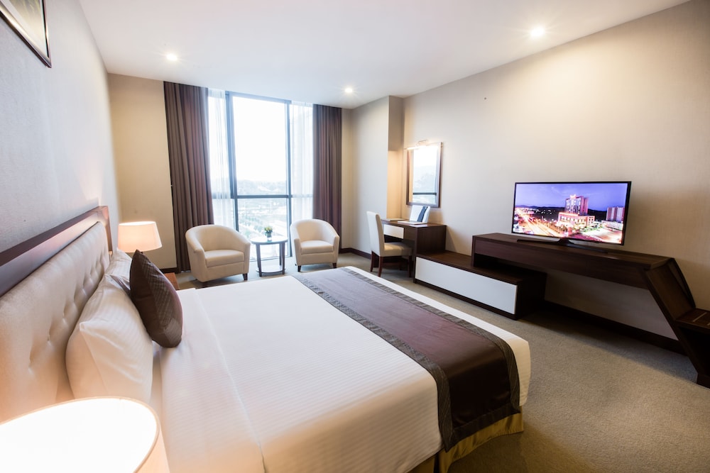 Deluxe King Room photo 2