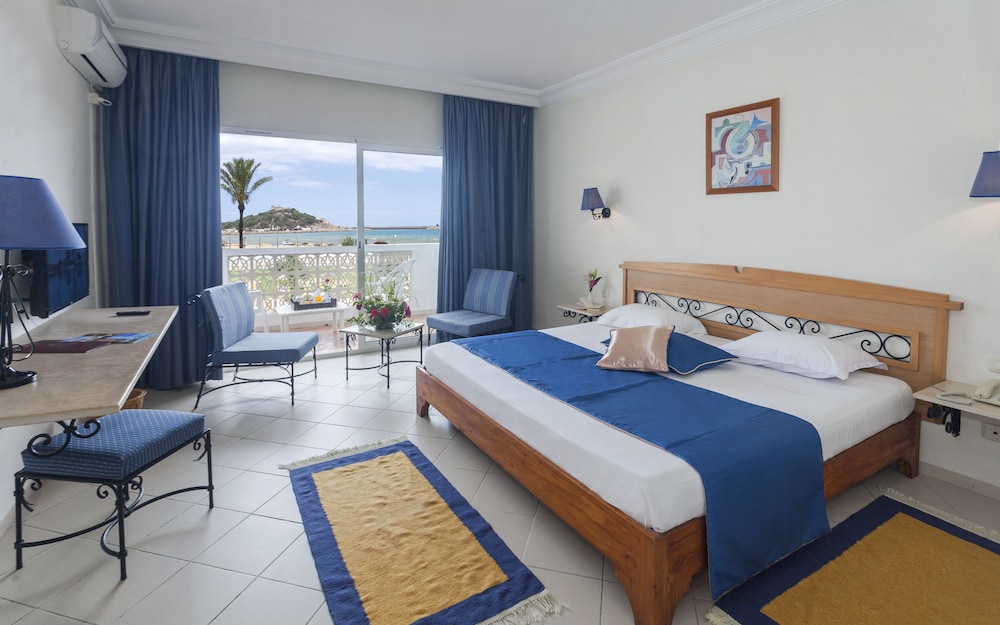 Standard Double Room, Balcony, Garden View