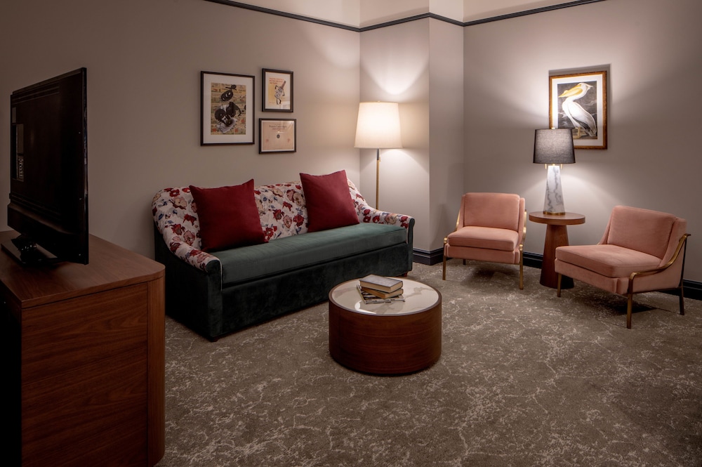 Suite (Editors, 2 Queen Beds with Sofa bed) - Photo 2