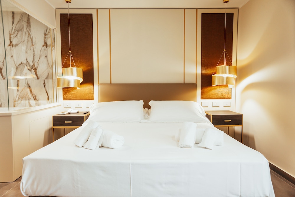 Royal Room - Photo 3