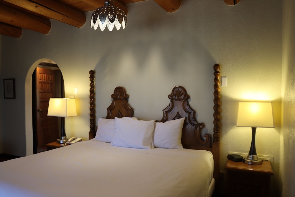 Executive Suite, Multiple Beds (Executive Suite) - Photo 4