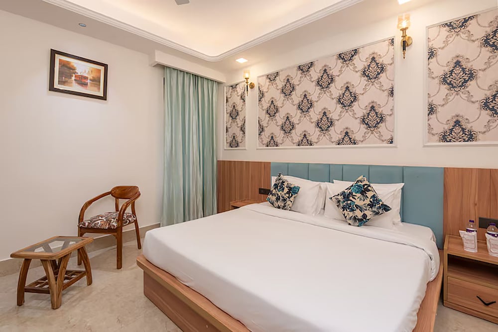 Superior Double Room, City View