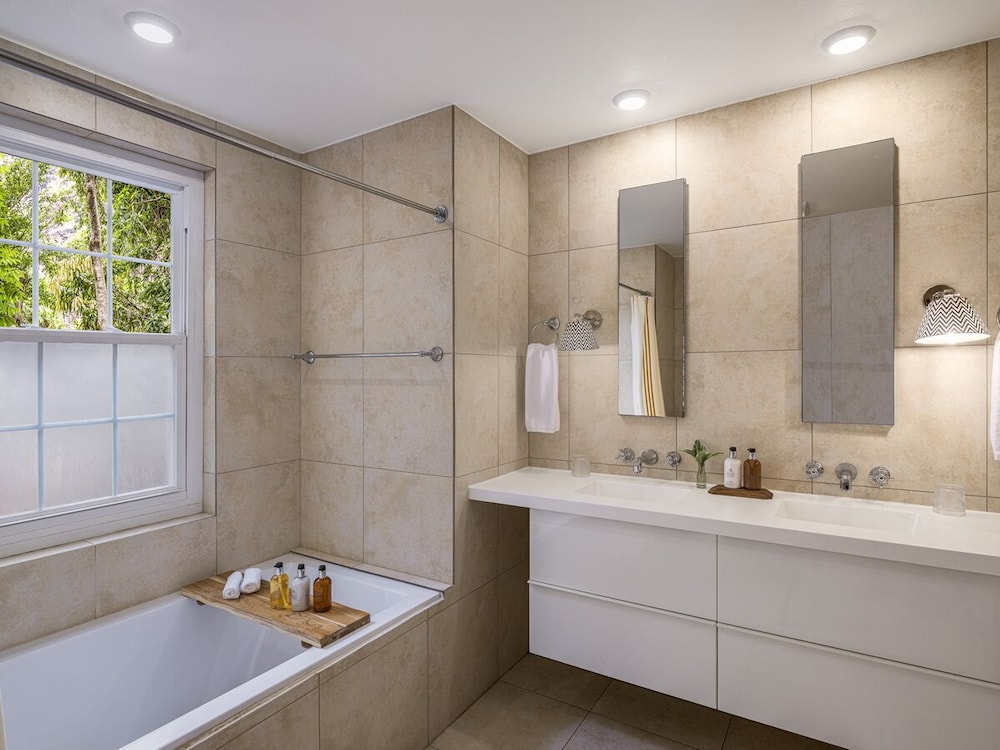 Suite, 1 Bedroom (water View)