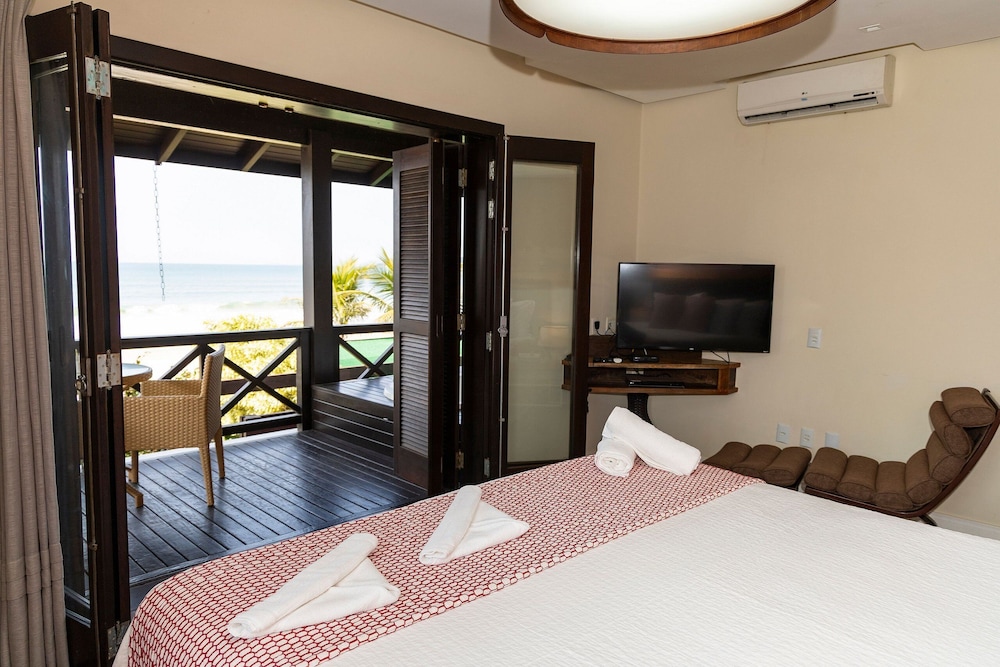 Luxury Suite, 1 King Bed, Jetted Tub, Sea View photo 2