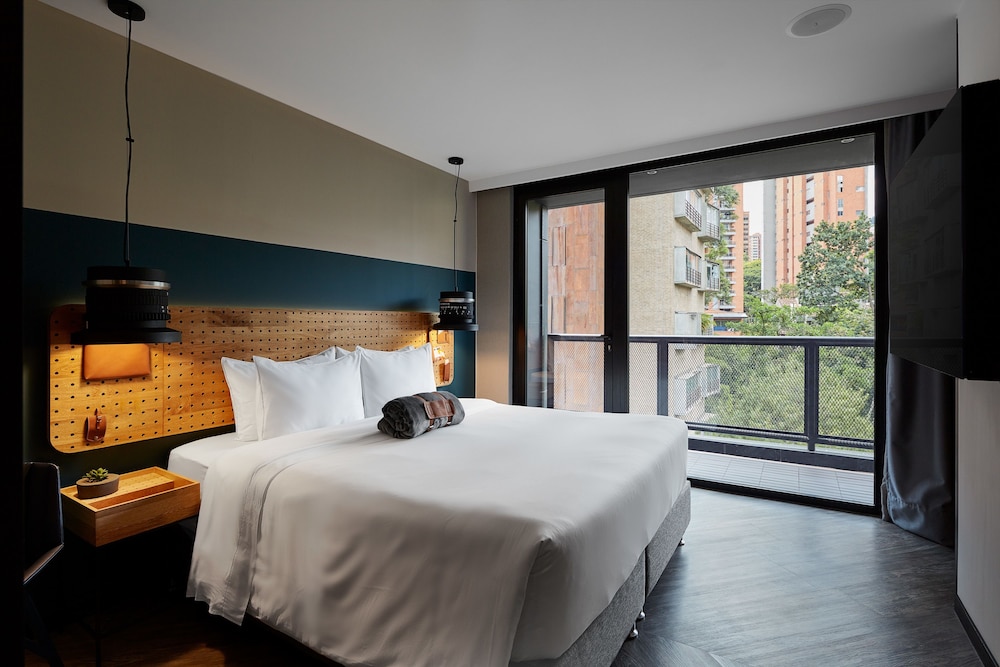 Superior Room (M)