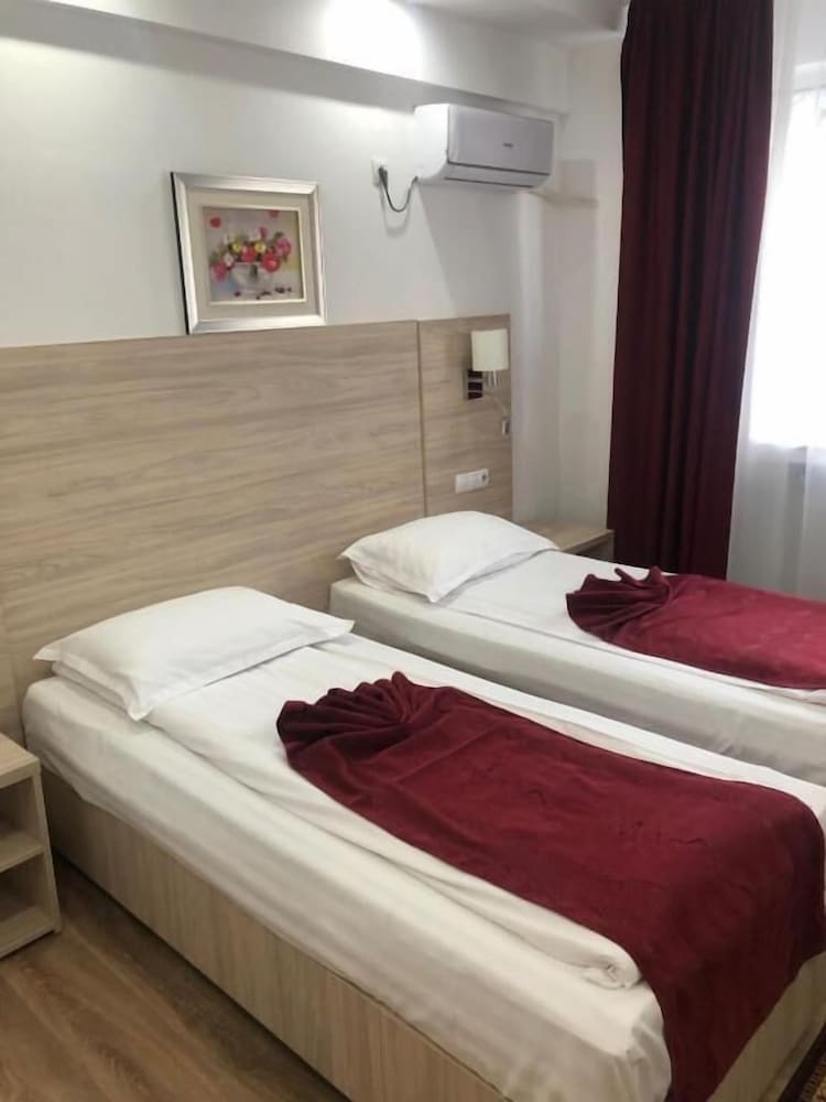 Comfort Twin Room, 2 Twin Beds, City View photo 3