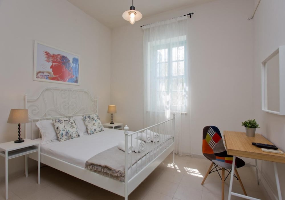 Standard Double Room, 1 Queen Bed