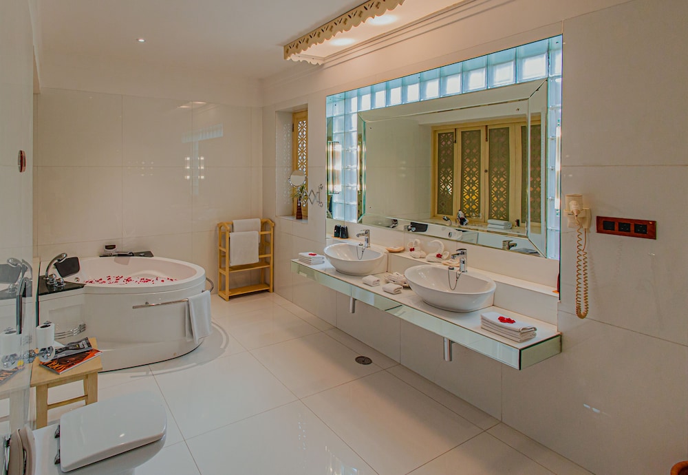 Ajit Suite Pool View - Photo 4