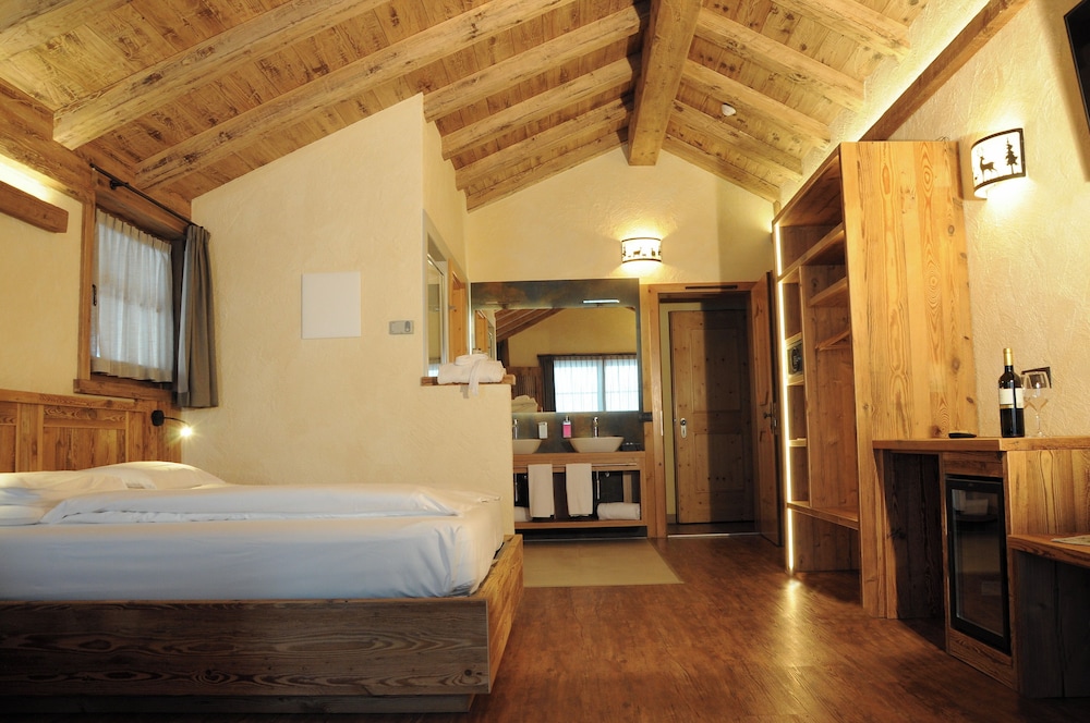 Exclusive Double or Twin Room photo 1