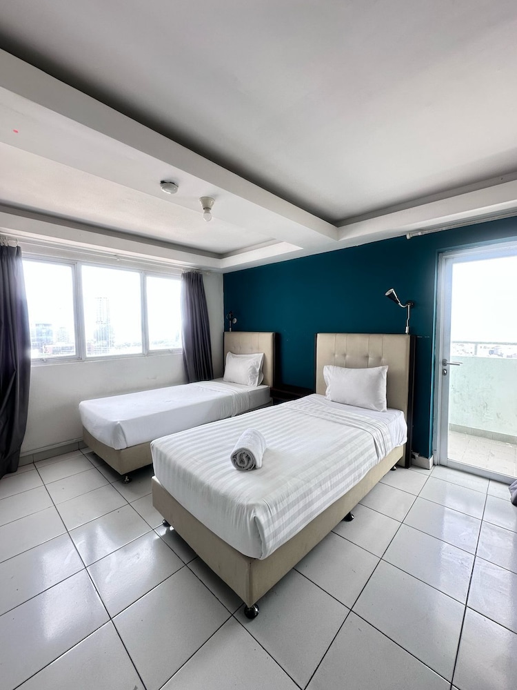 Standard Twin Room - Photo 2