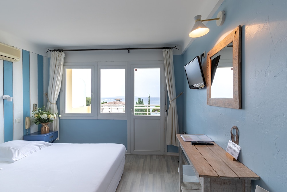 Double Room, Sea View - Photo 1