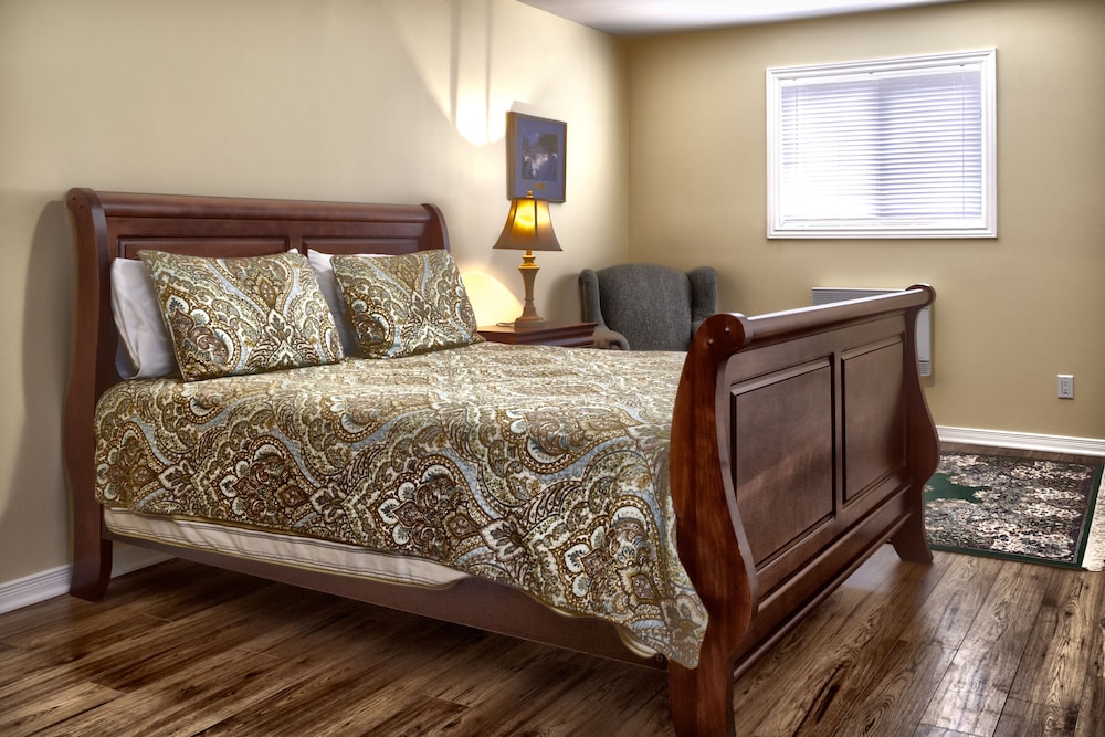 Standard Room, 1 Queen Bed (Carriage House) photo 3