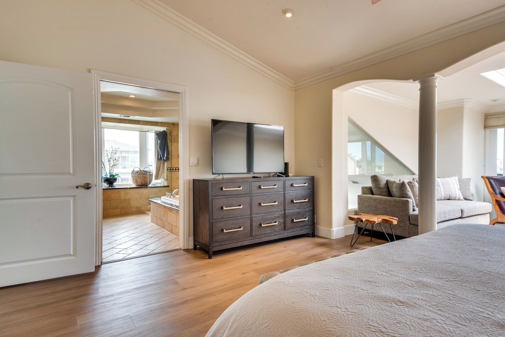 House (4 Bedrooms) photo 2