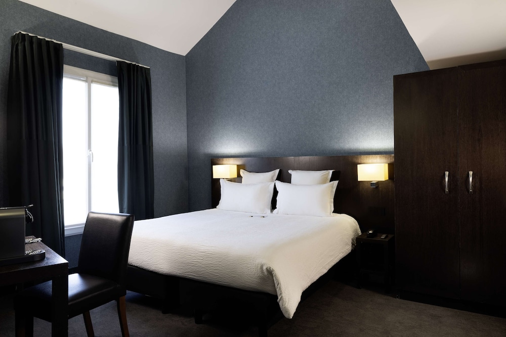 Family Room, Multiple Beds, Non Smoking (Larger Room;with Extra Bed) photo 1