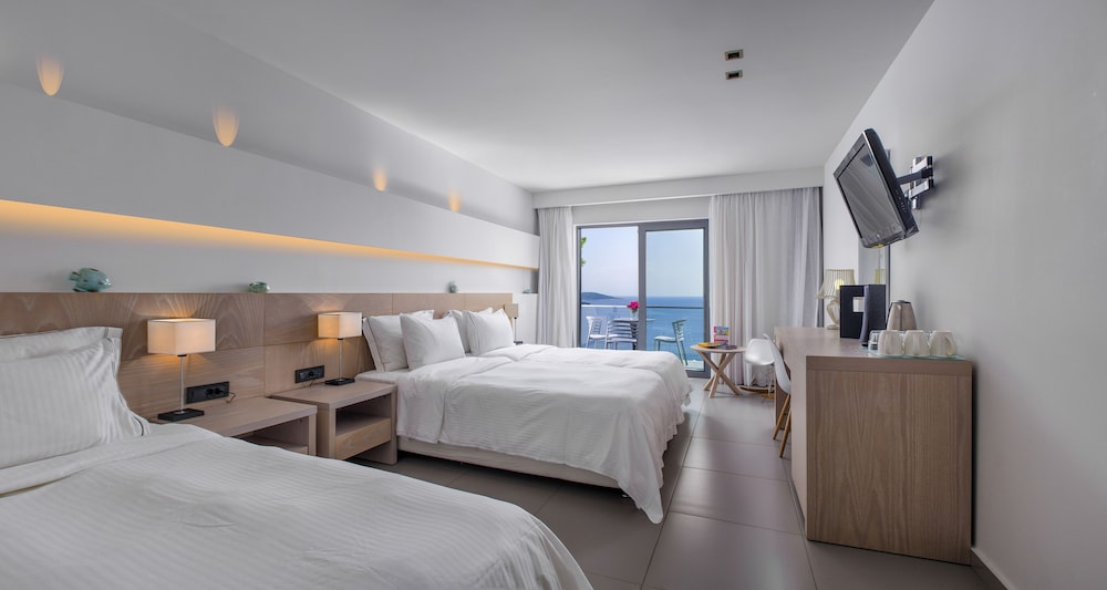 Tripla Standard, vista mare