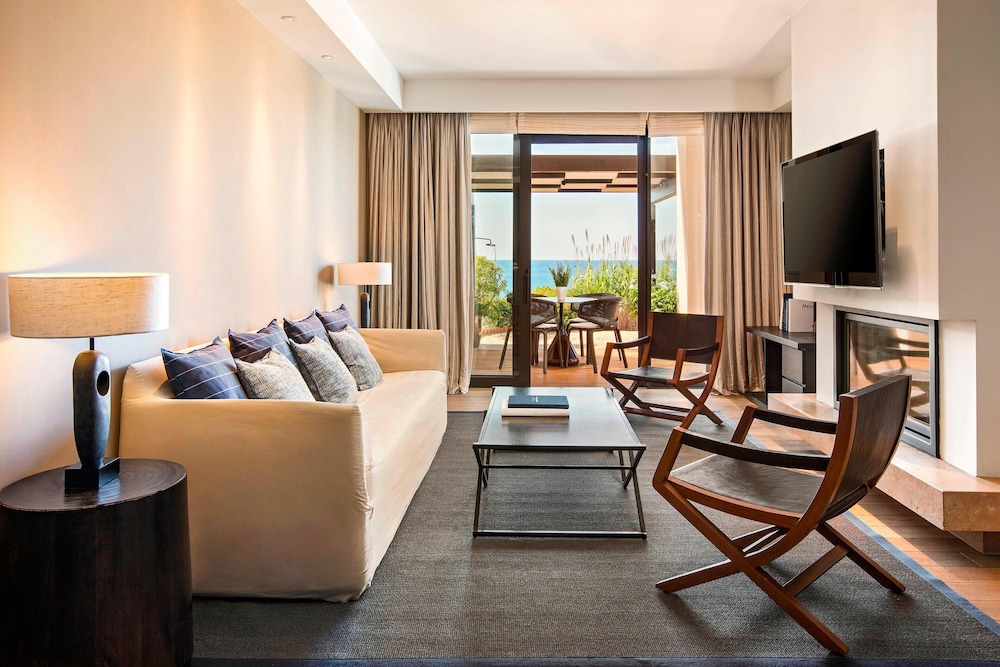 Villa, 2 Bedrooms, Private Pool, Beachfront (Master Infinity)