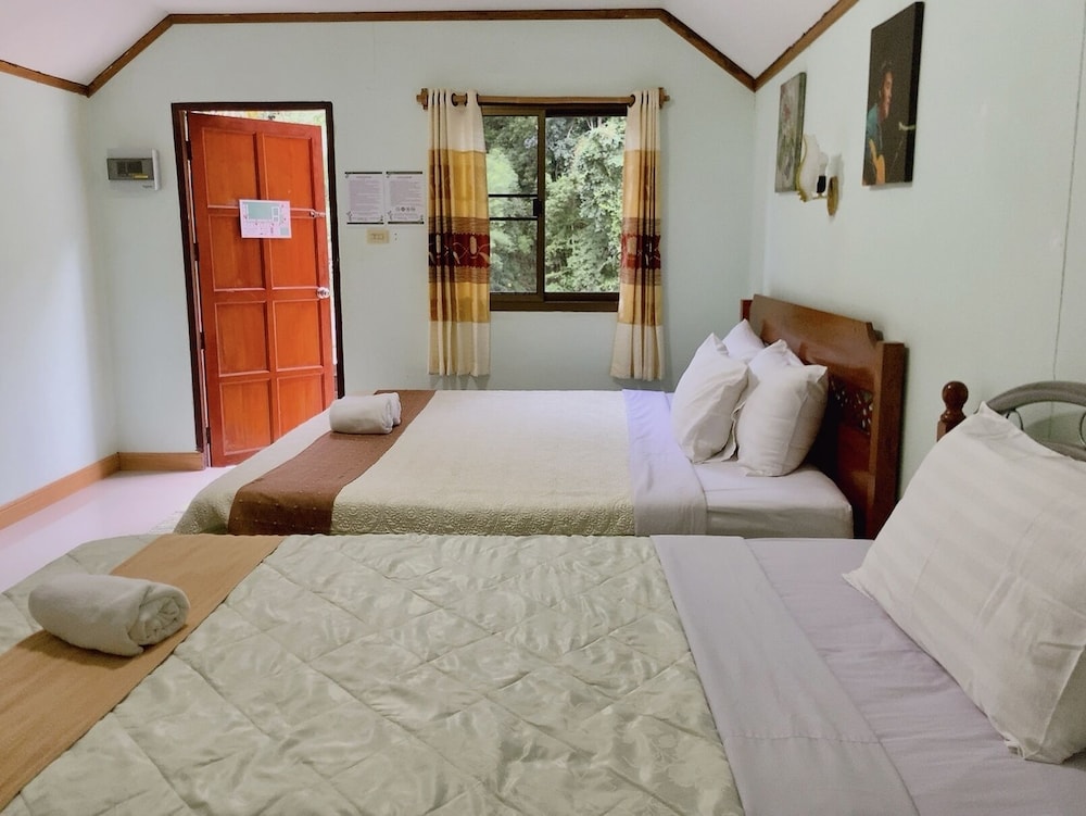 Riverside Bungalow Twin Room photo 3