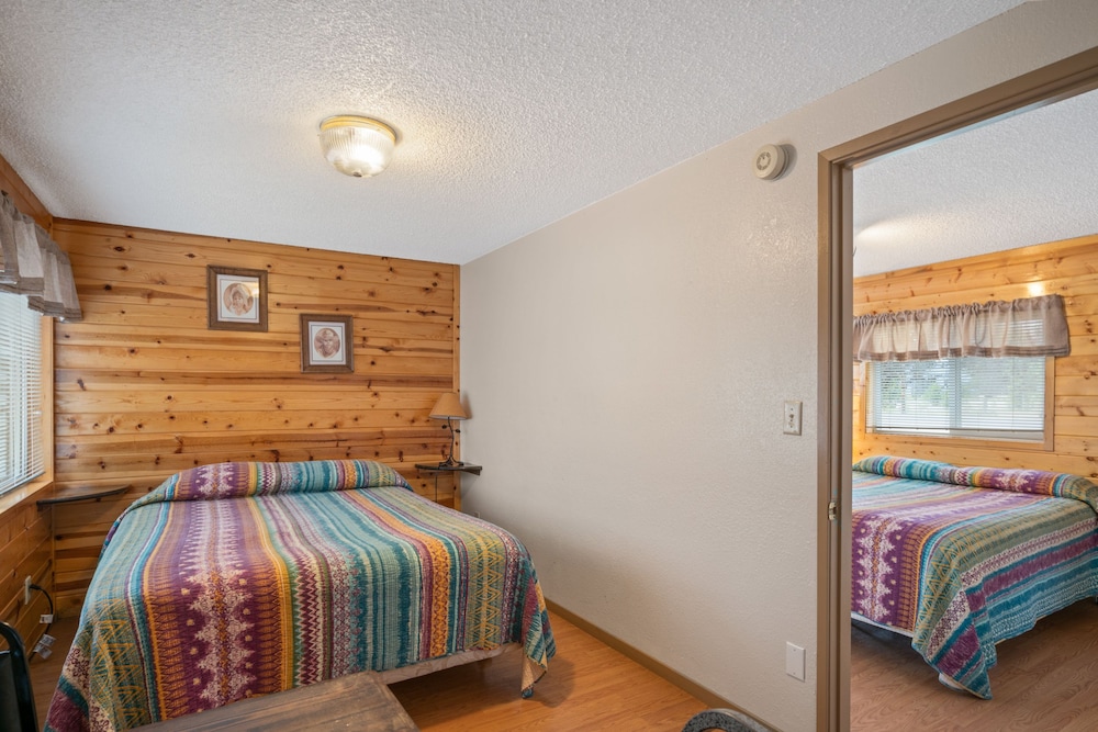 Family Room, 2 Bedrooms, Courtyard Area