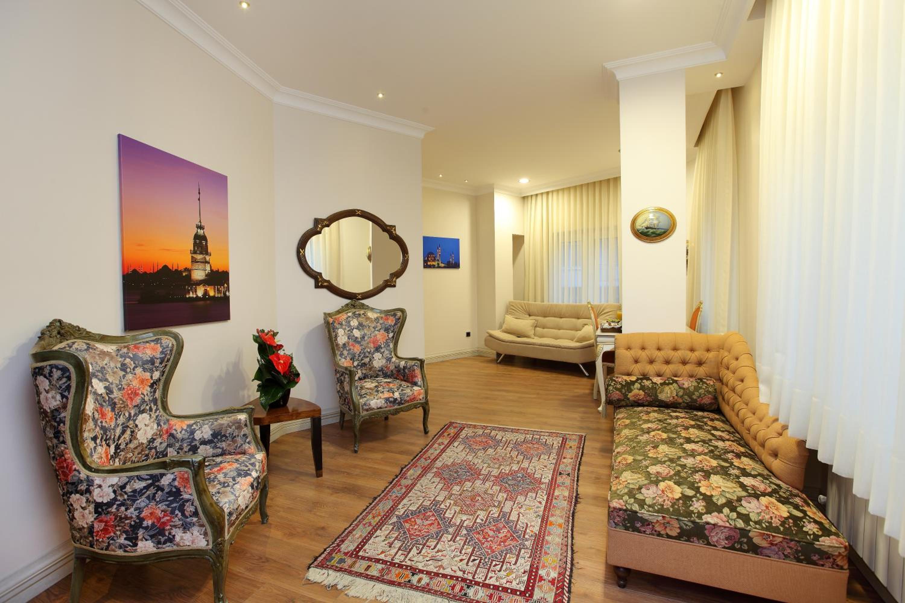 Deluxe Suite with Sea View photo 2