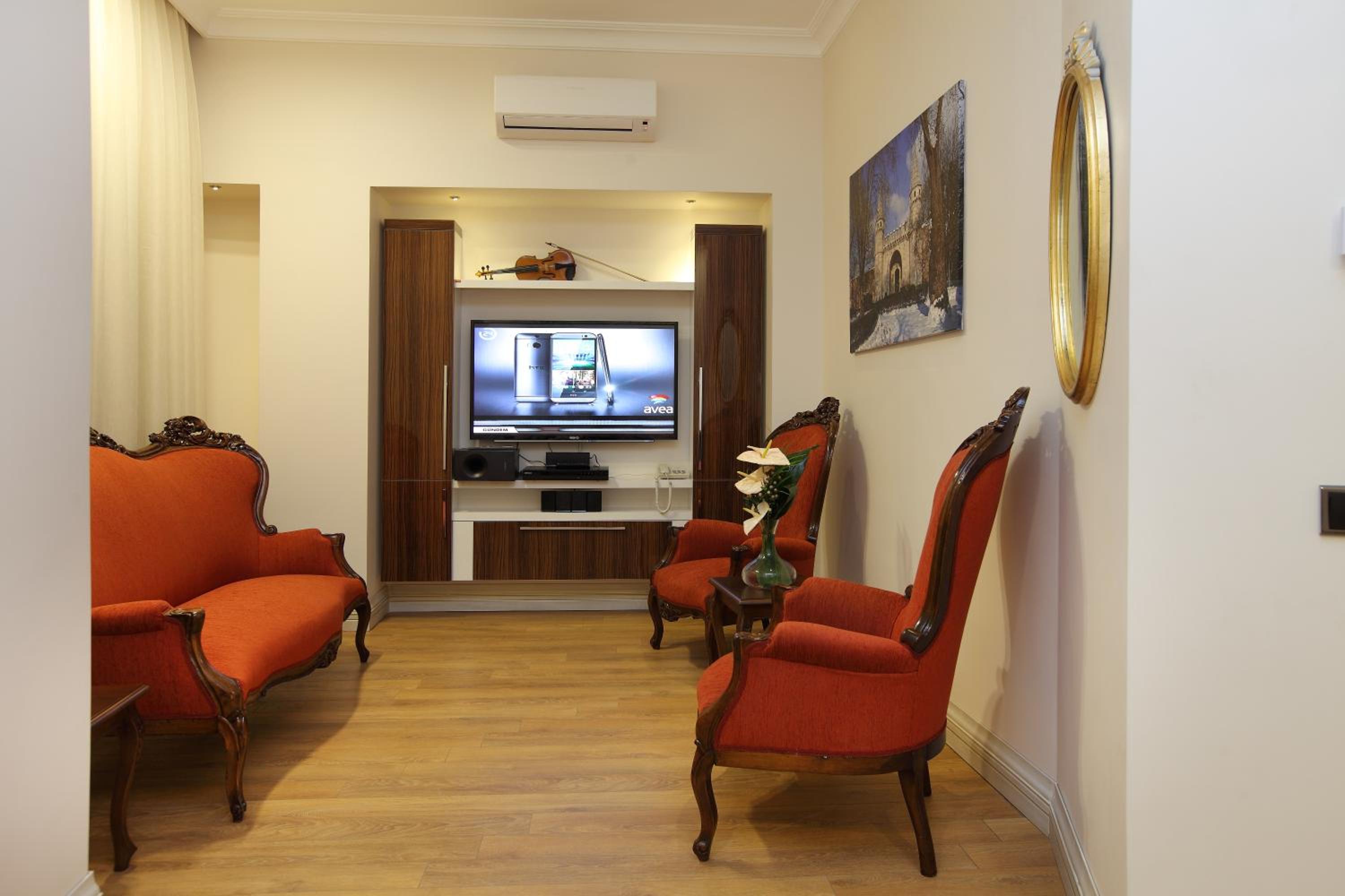 One-Bedroom Suite photo 1