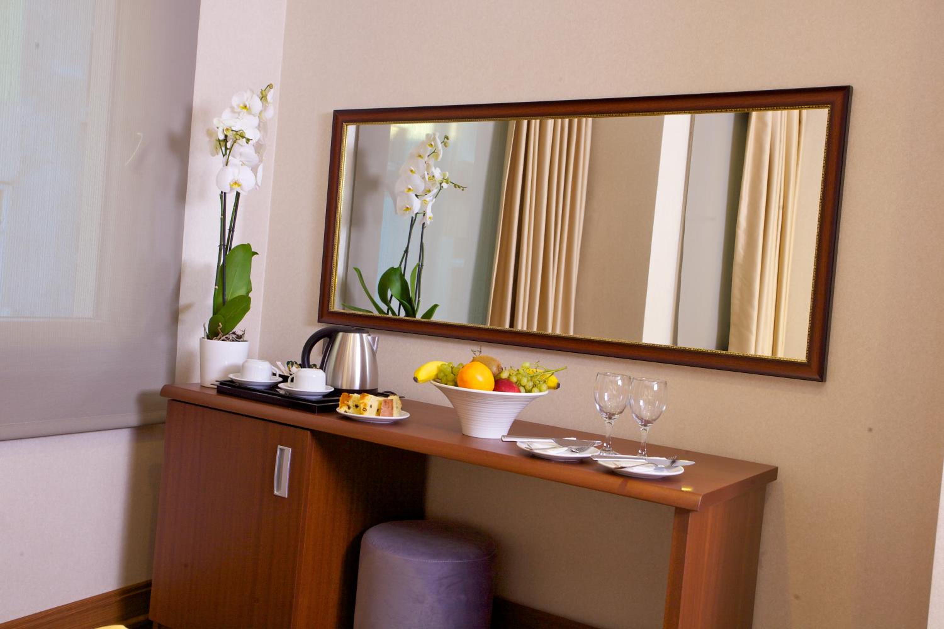 Deluxe Double Room with Balcony photo 2