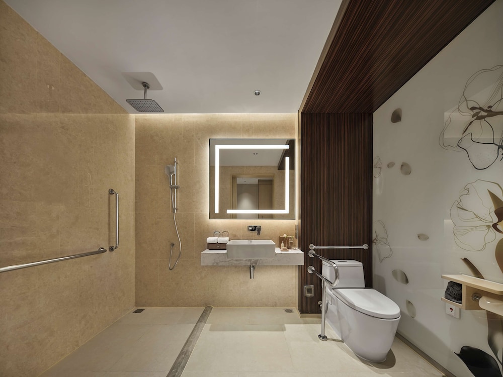 King Accessible Room - Photo 4