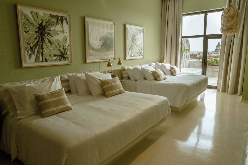 Premium Room, Multiple Beds, City View
