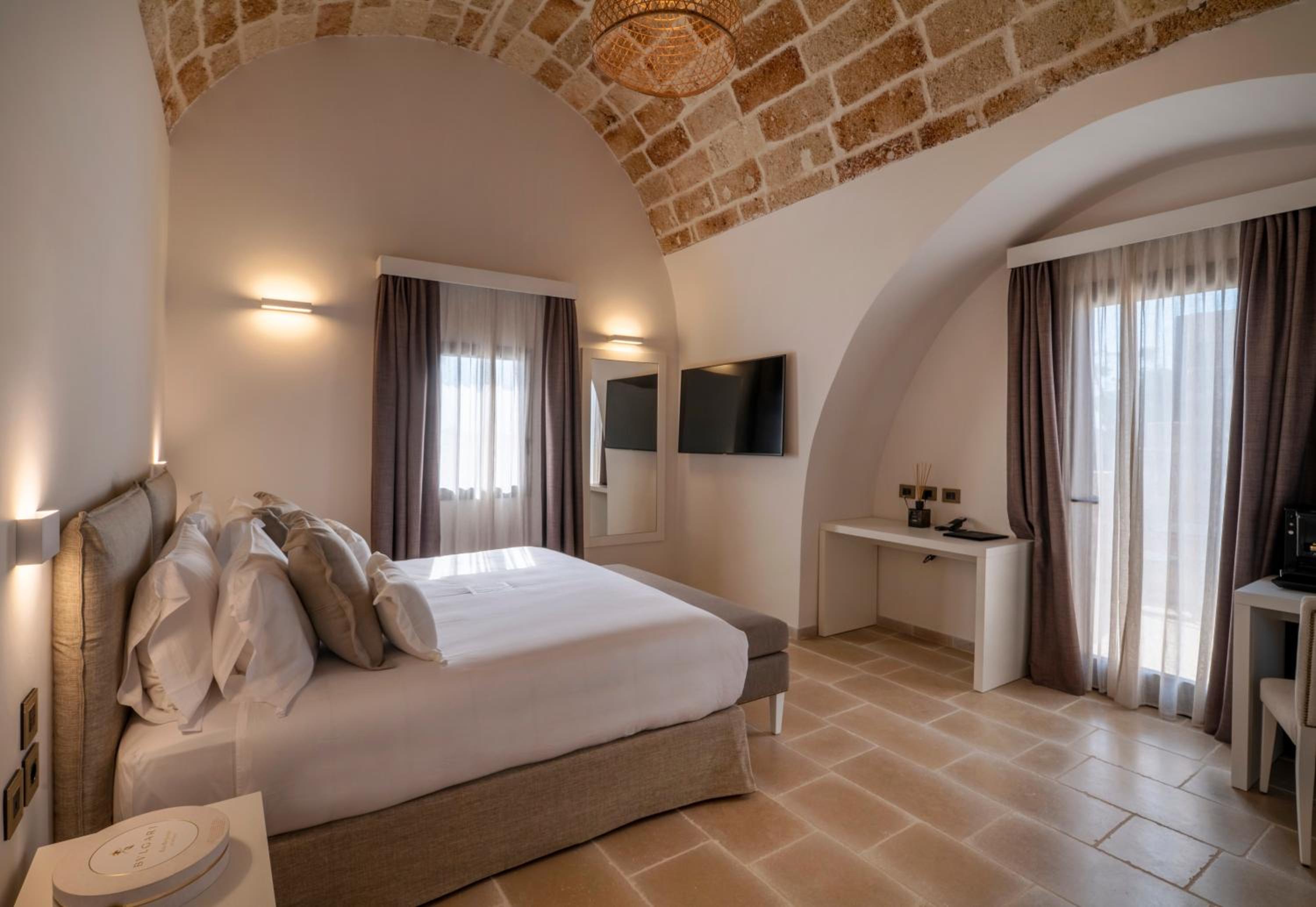 Suite with Terrace - Photo 14