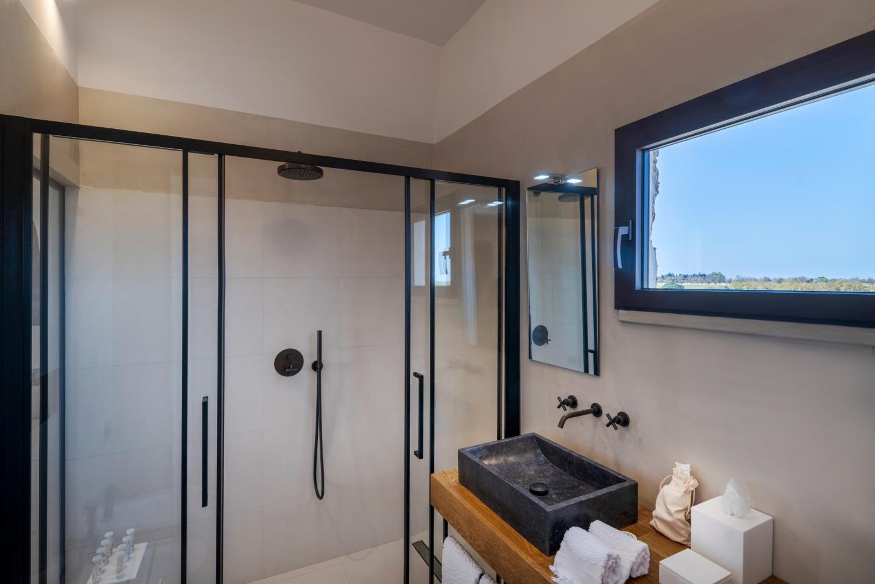 Suite with Terrace - Photo 11