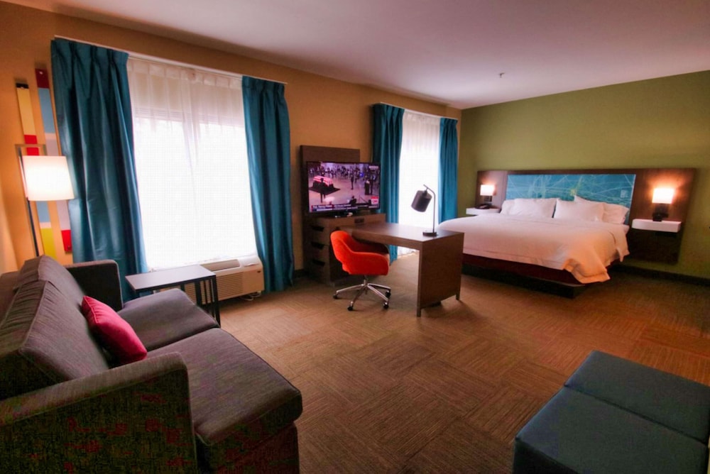 Studio Suite, 1 King Bed with Sofa bed, Non Smoking - Photo 4