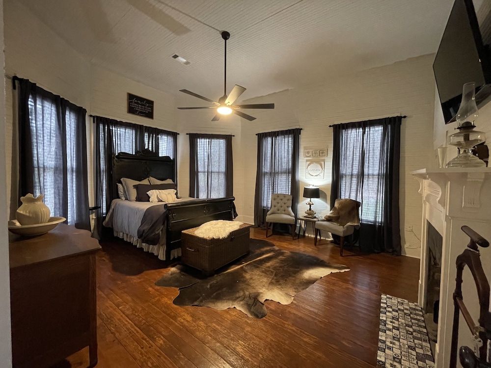 Parlor Suite photo 3