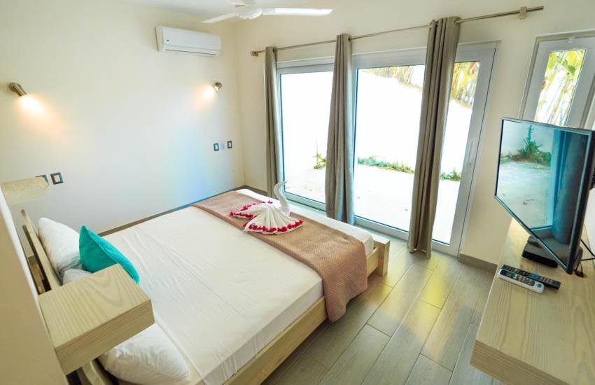 Three-Bedroom Villa photo 2