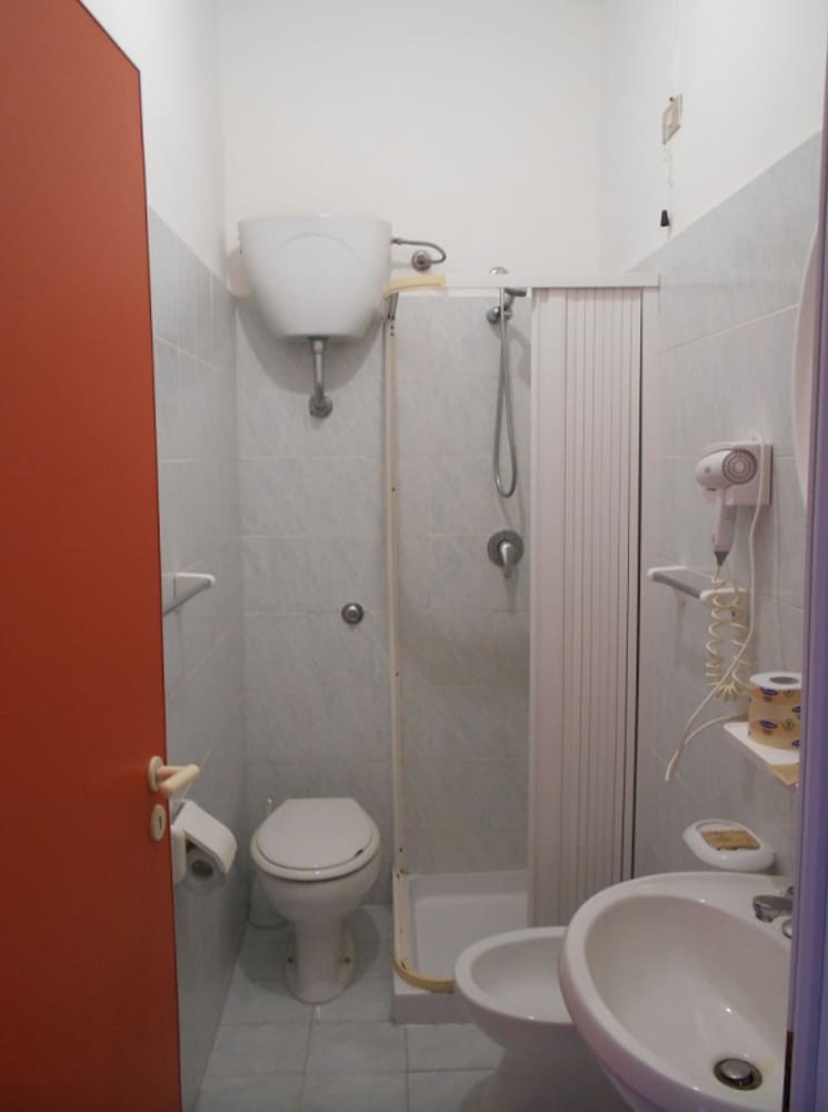 Standard Room photo 2