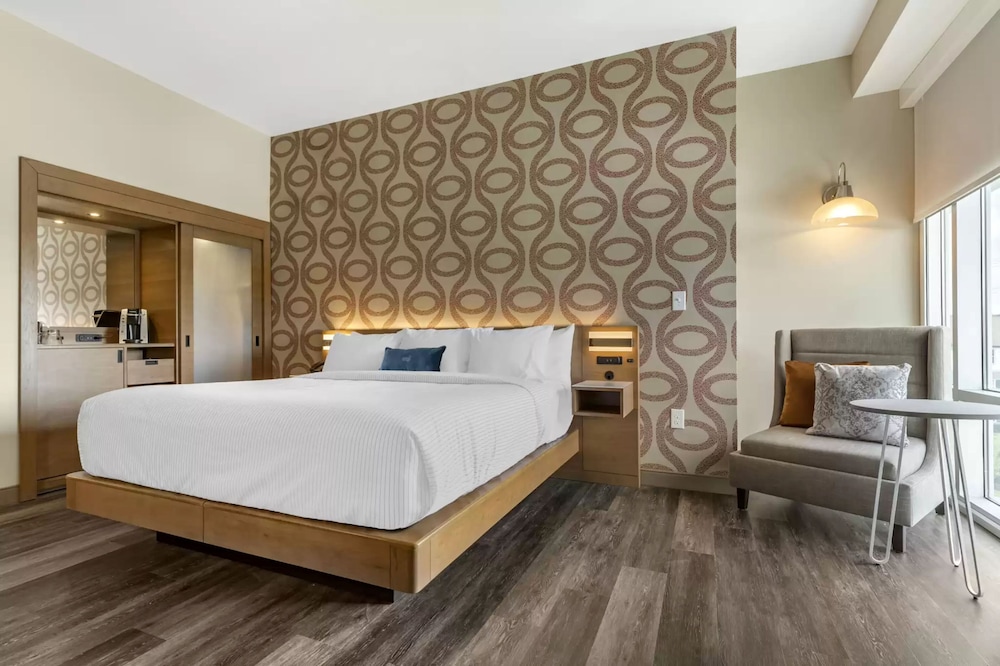 Room, 1 King Bed - Photo 2