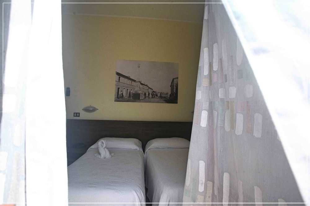 Double Room - Photo 4