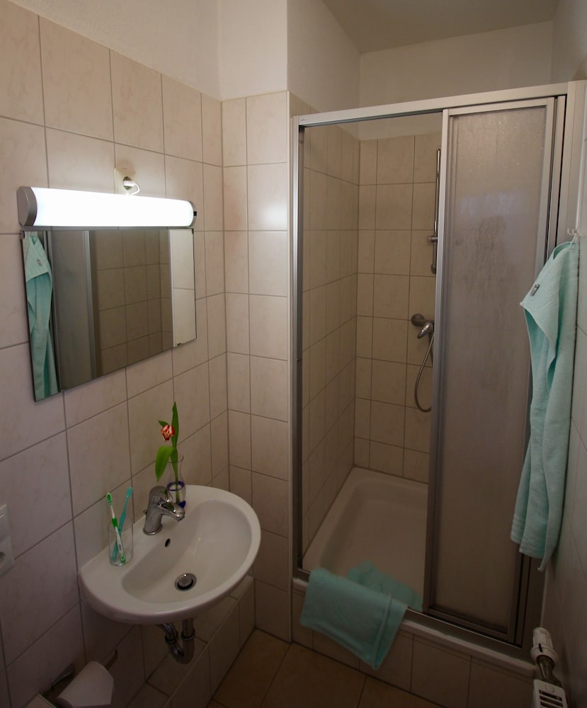 Basic Double Room, 1 Double Bed photo 2