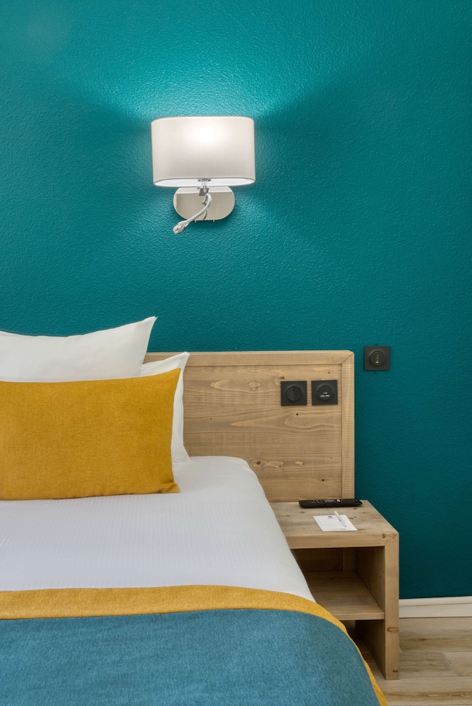 Classic Room, 1 King Bed, Non Smoking - Photo 6